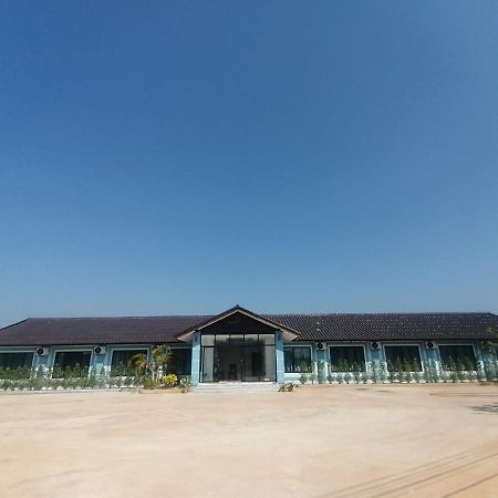 ເຮືອນພັກບີວີ Hotel Ban Thongchai-Tai Екстериор снимка