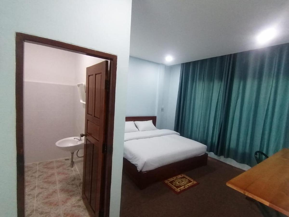 ເຮືອນພັກບີວີ Hotel Ban Thongchai-Tai Екстериор снимка