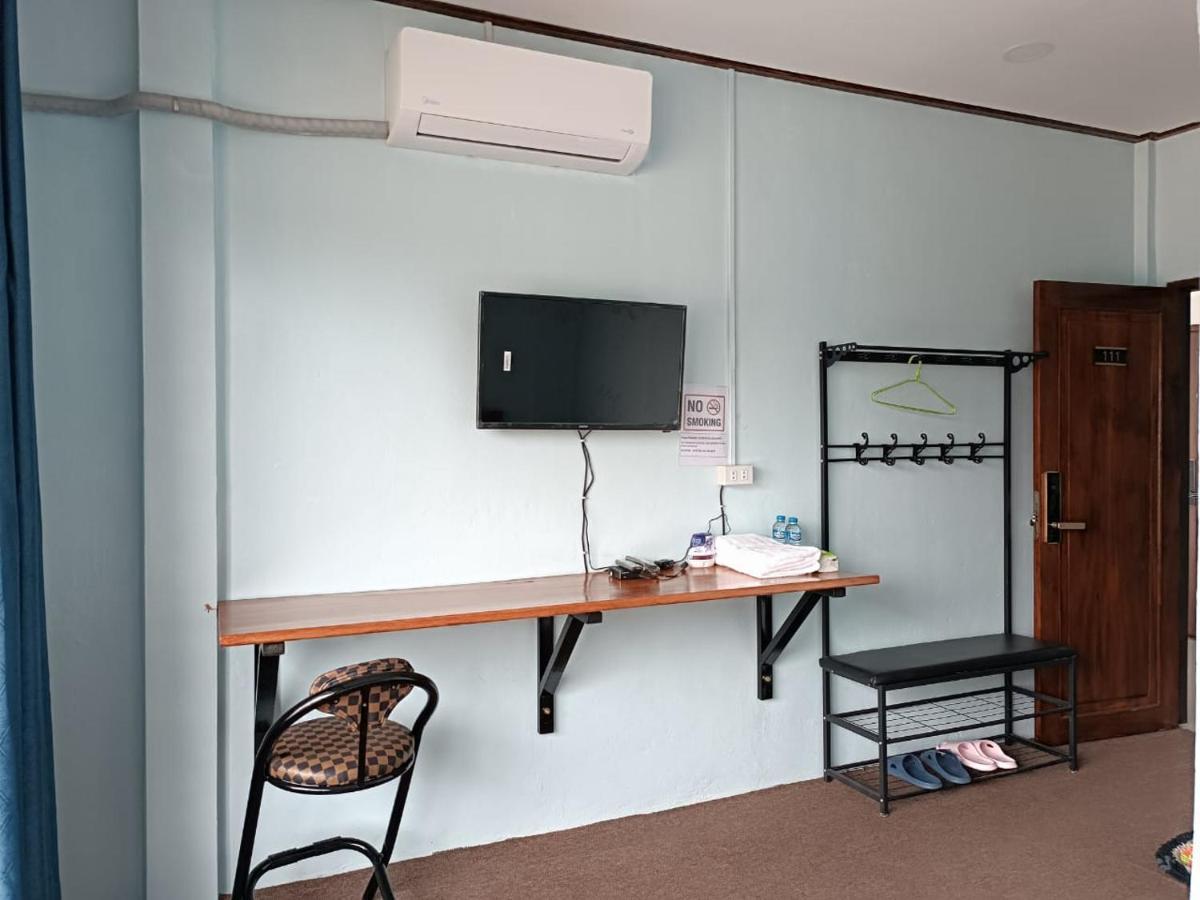 ເຮືອນພັກບີວີ Hotel Ban Thongchai-Tai Екстериор снимка