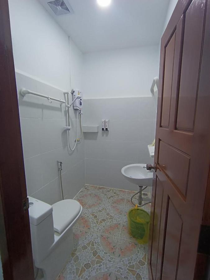 ເຮືອນພັກບີວີ Hotel Ban Thongchai-Tai Екстериор снимка