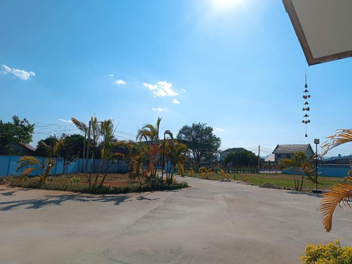 ເຮືອນພັກບີວີ Hotel Ban Thongchai-Tai Екстериор снимка